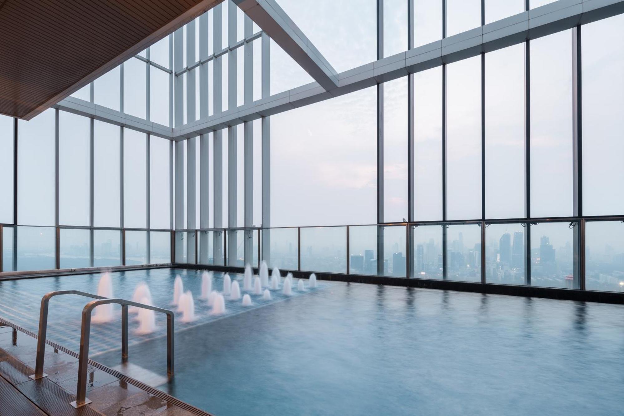 Hampton Residence Next To Emporium Bangkok Exteriör bild
